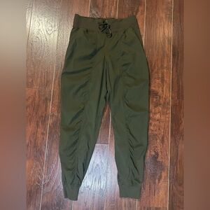 Lululemon Dance Studio Jogger size 6 MidRise 29" Dark Olive